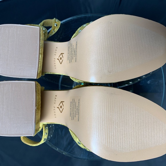 NWOT Katy Perry Studded Platform Sandals - Picture 2 of 7